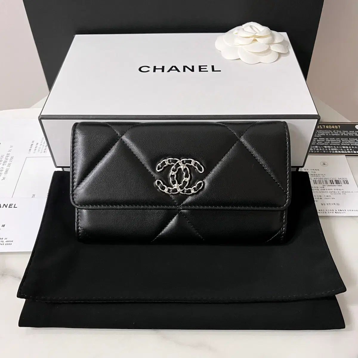フルセット CHANEL シャネル 19ラム スキン フラップ 中 財布 シルバー AP 0953