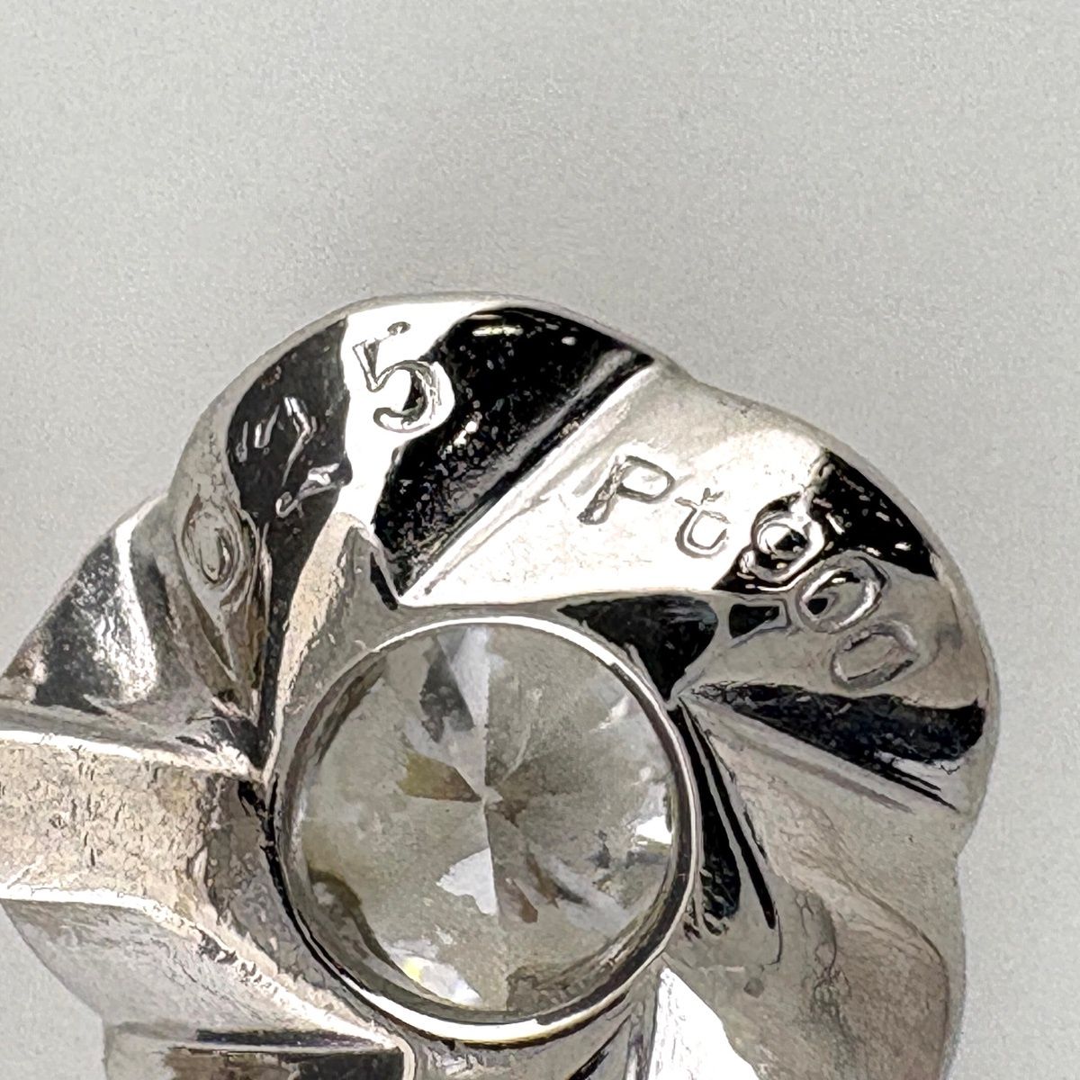 メレダイヤ デザインペンダントトップ プラチナ ペンダントトップ