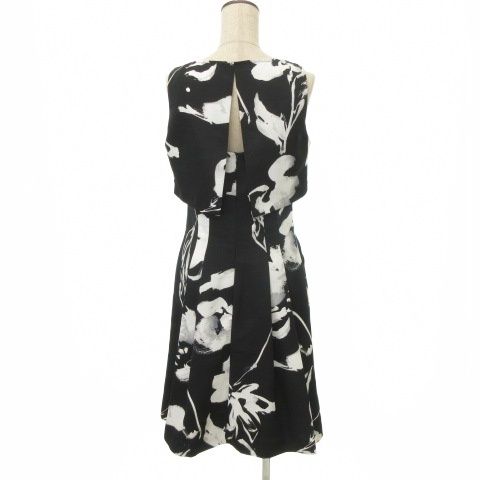 【美品】ラルフローレン　黒と白の花柄ノースリーブワンピース ローレンラルフローレン ワンピース 10 M 黒 ブラック 白 ホワイト 花