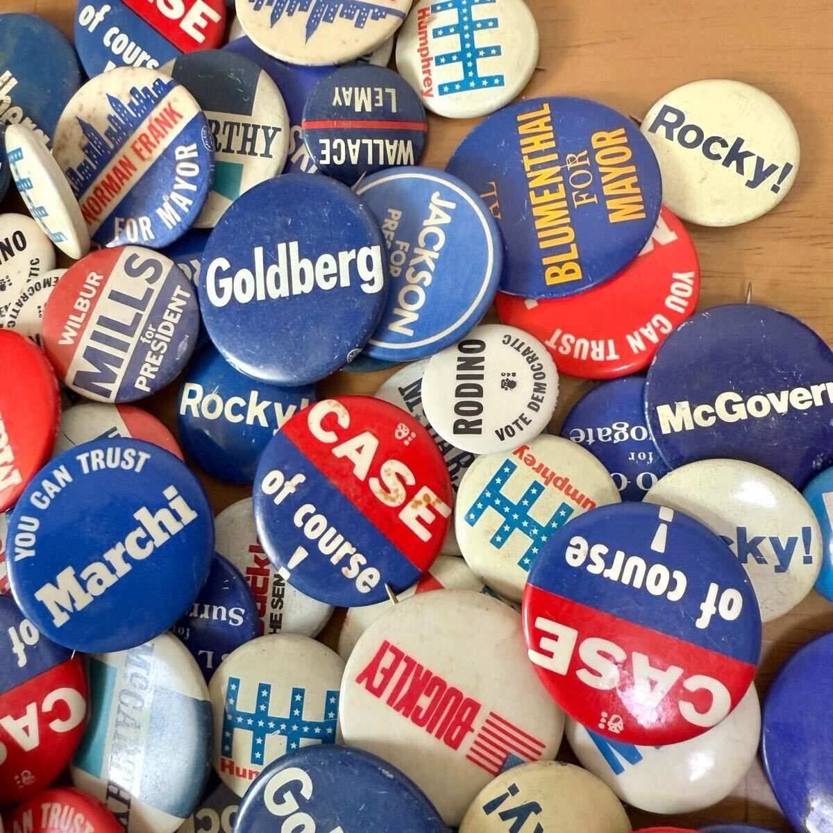 D】100点 ヴィンテージ 缶バッジ 大量 まとめ売り まとめて セット