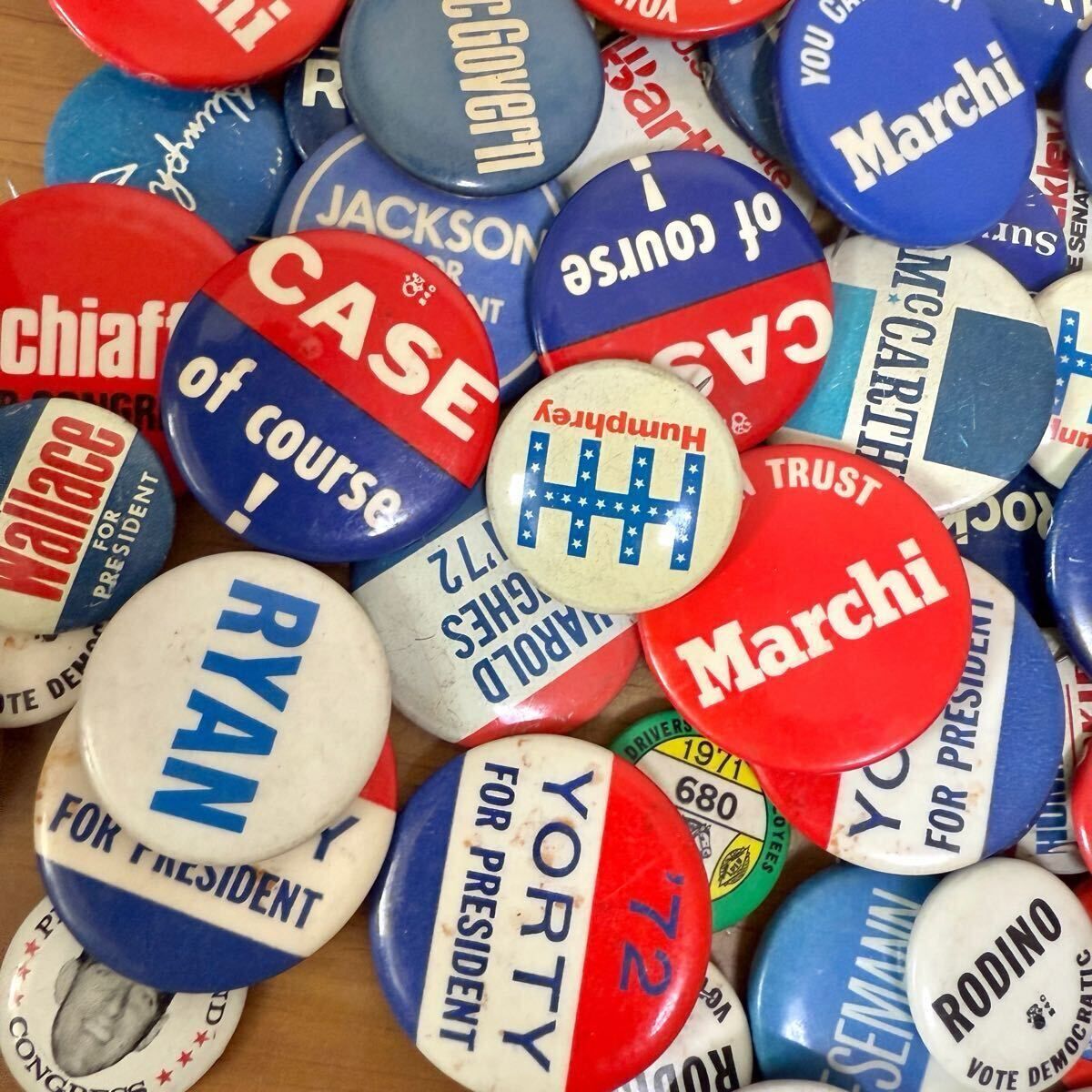 D】100点 ヴィンテージ 缶バッジ 大量 まとめ売り まとめて セット