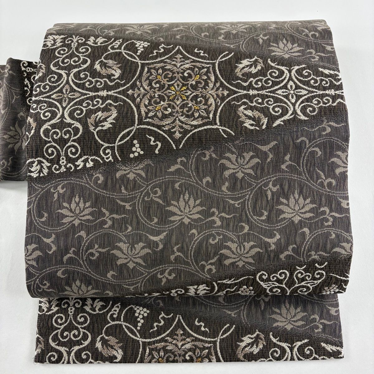 名古屋帯 華文 葡萄唐草 箔 灰茶 正絹