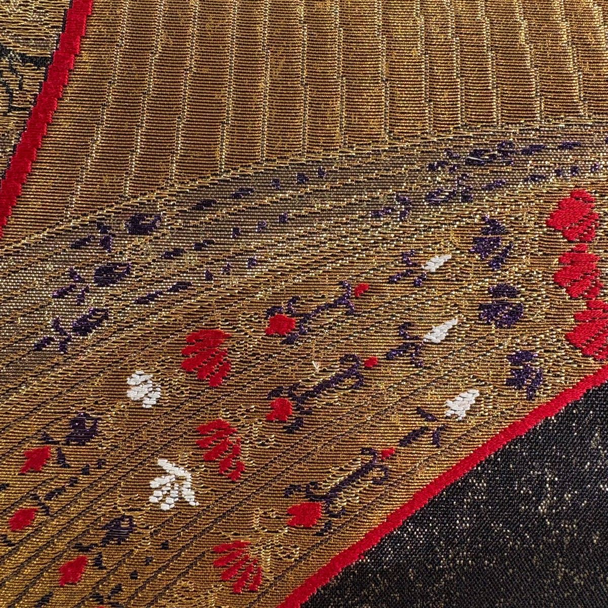 袋帯 秀品 草花 華文 金糸 箔 黒 六通 正絹