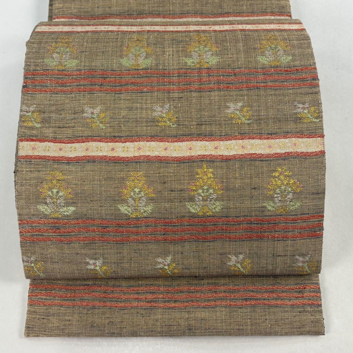 袋帯 落款 草花 段縞 金通し 箔 薄茶色 お太鼓柄 正絹