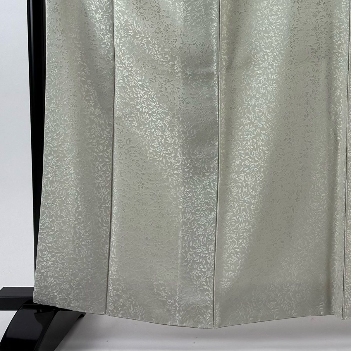 色無地 身丈162 cm 裄丈65.5 M 袷 一乃倉 落款 地紋 薄緑 正絹