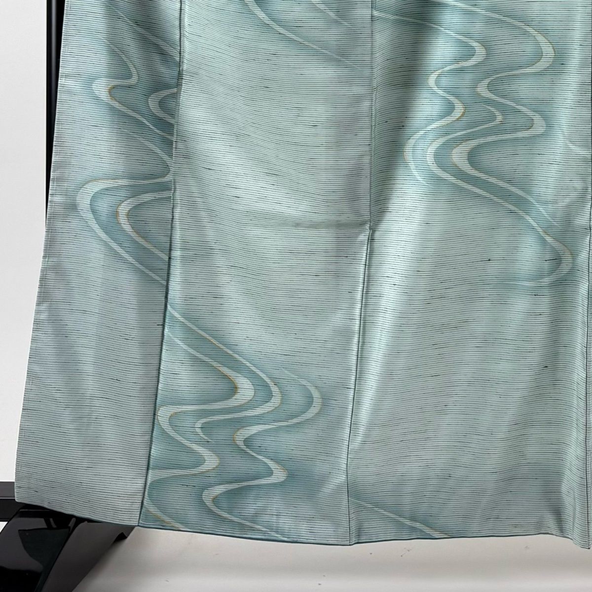 美品】 小紋 身丈163cm 裄丈68.5cm L 袷 紬地 流水 金彩 ぼかし 水色