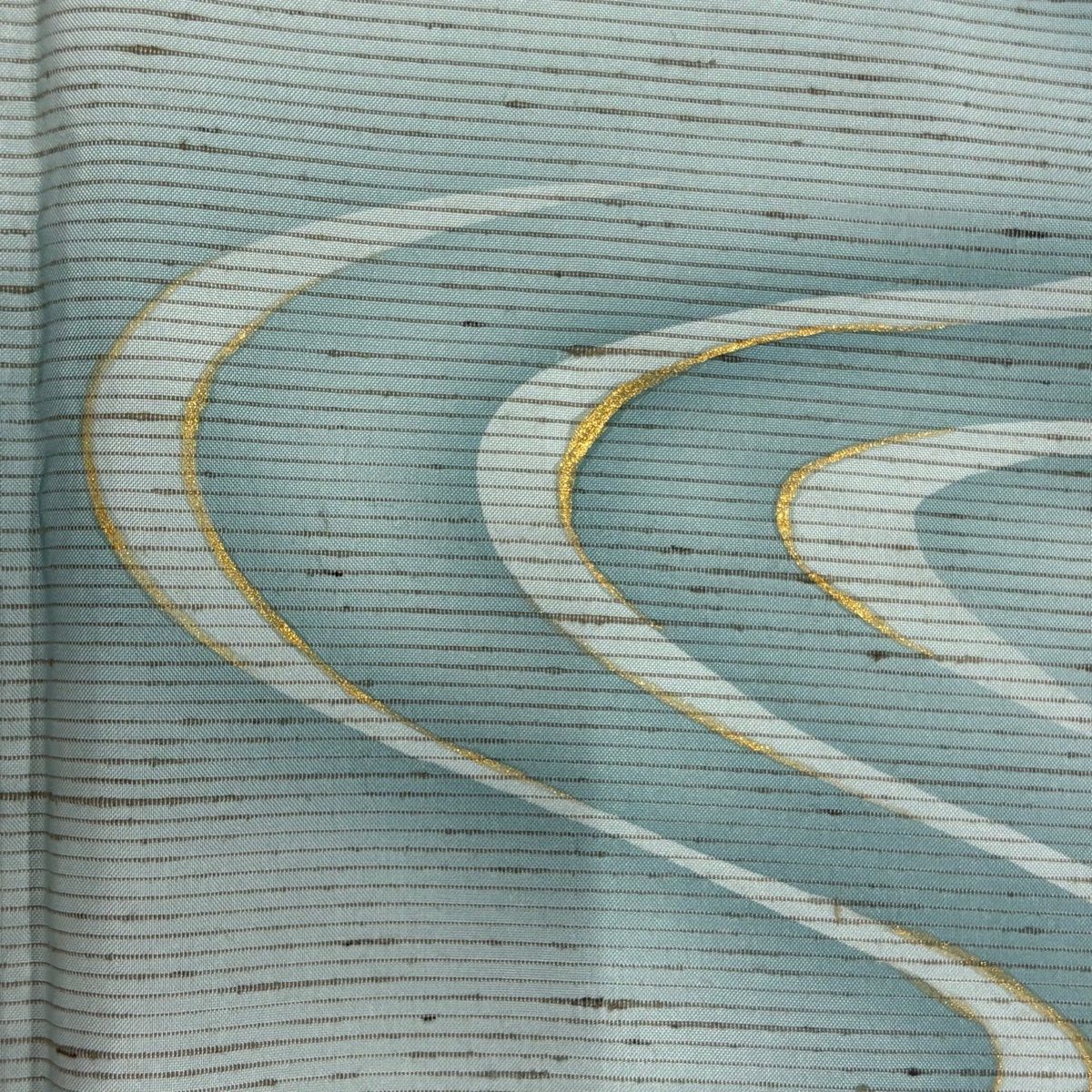 美品】 小紋 身丈163cm 裄丈68.5cm L 袷 紬地 流水 金彩 ぼかし 水色