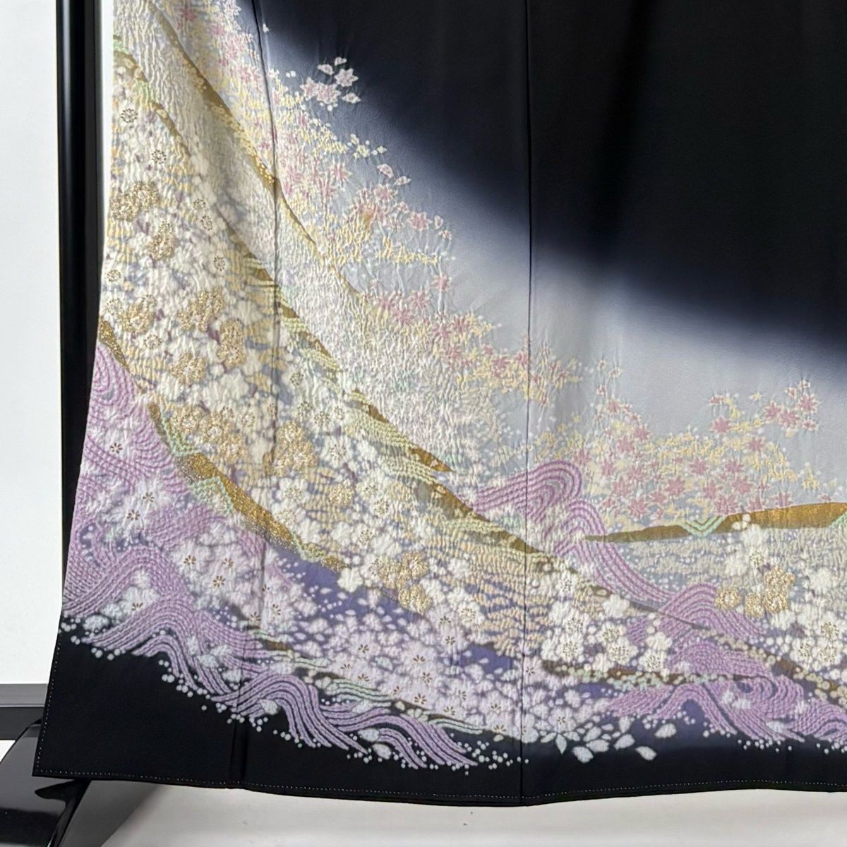 黒留袖 身丈163.5 cm 裄丈66 M 袷 滝泰 落款 梅 波 刺繍 絞り 黒 正絹