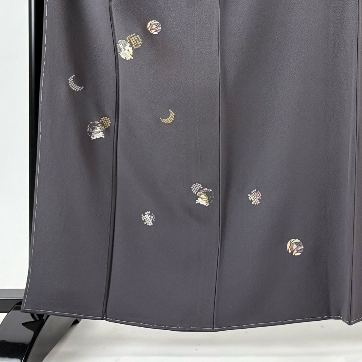 付下げ 身丈164 cm 裄丈64.5 M 袷 うさぎ 月 金銀糸 刺繍 灰色 正絹