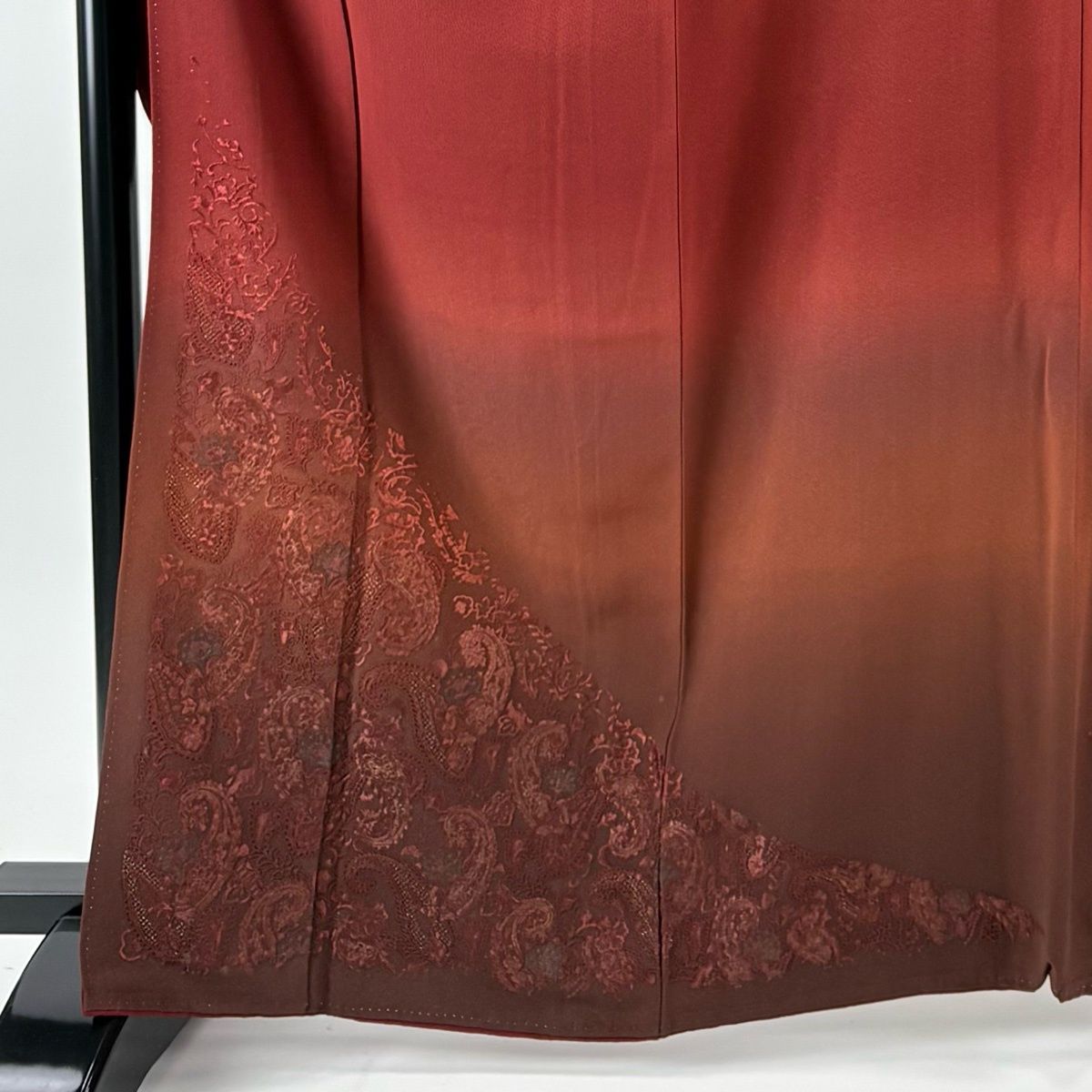 振袖 身丈164.5 cm 裄丈68 L 袷 ペイズリー 草花 刺繍 金糸 えんじ色 正絹