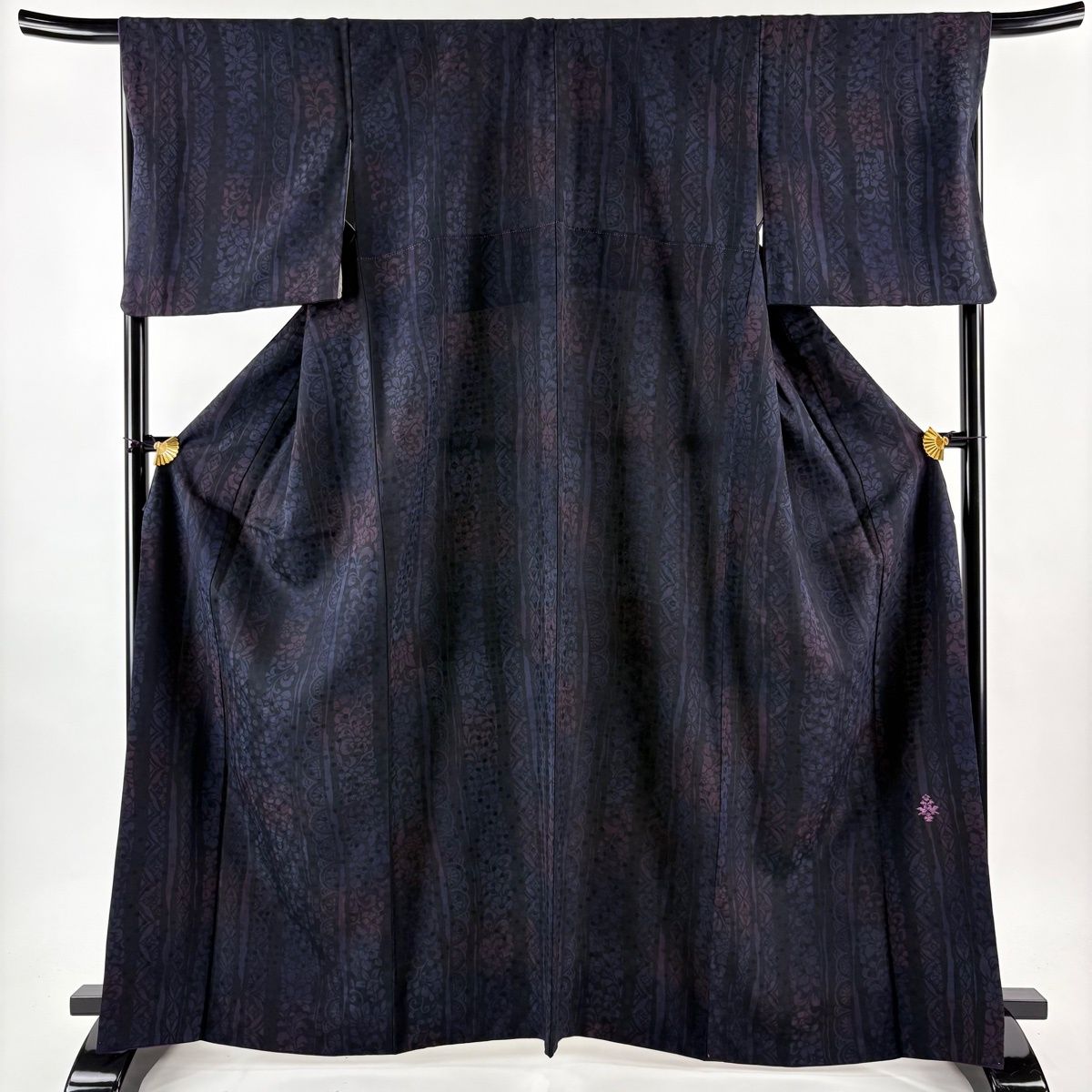 美品】 小紋 身丈164.5cm 裄丈68cm L 袷 草花 縞 ぼかし 墨色 正絹