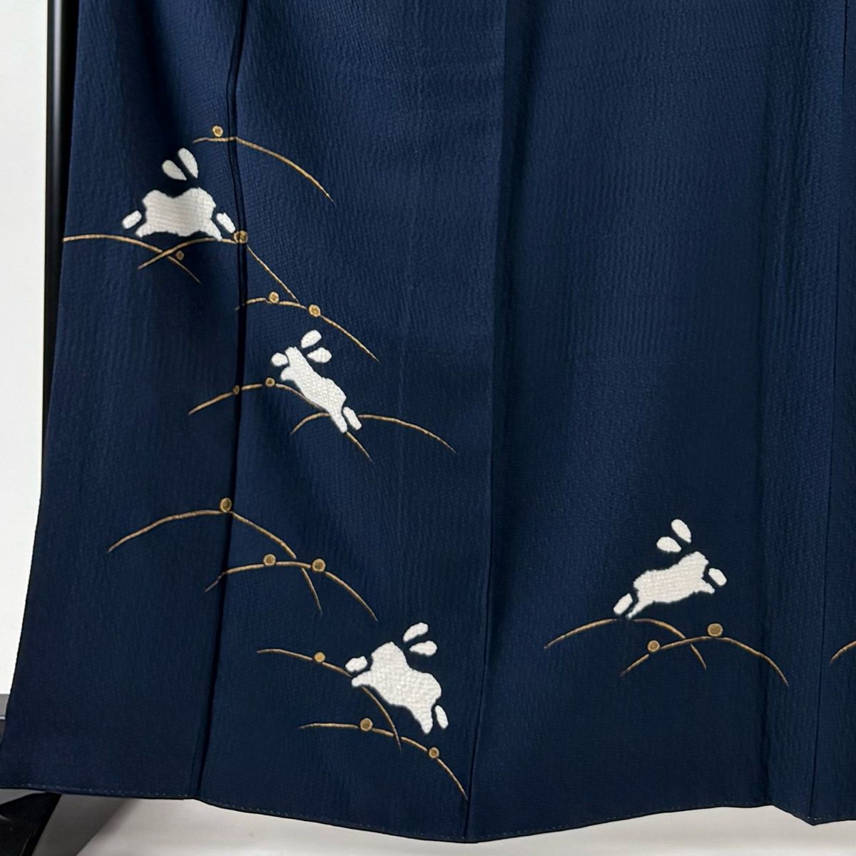 付下げ 身丈165 cm 裄丈64.5 M 袷 うさぎ 露芝 金彩 紺色 正絹