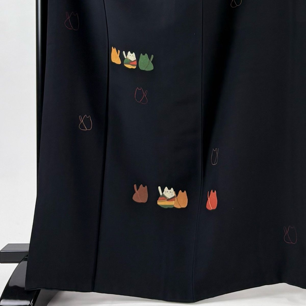 付下げ 身丈166.5 cm 裄丈68.5 L 袷 岡山武子 落款 猫 黒 正絹