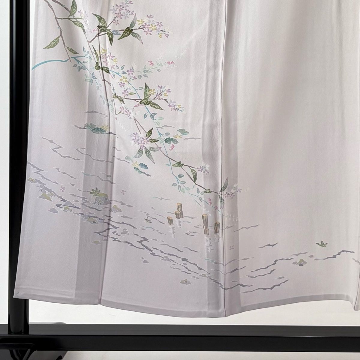 付下げ 身丈152 cm 裄丈63.5 S 単衣 岡本幸治 落款 枝花 流水 ぼかし 薄紫 正絹