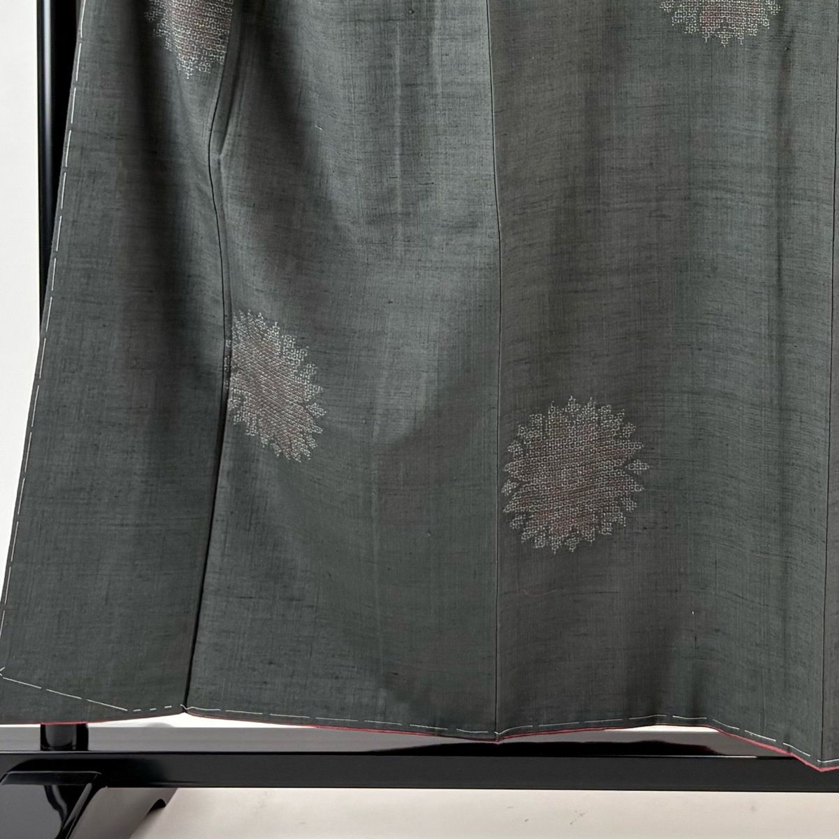 結城紬 身丈156.5 cm 裄丈65 M 袷 はたおり娘 証紙 花柄 亀甲絣 灰緑 正絹
