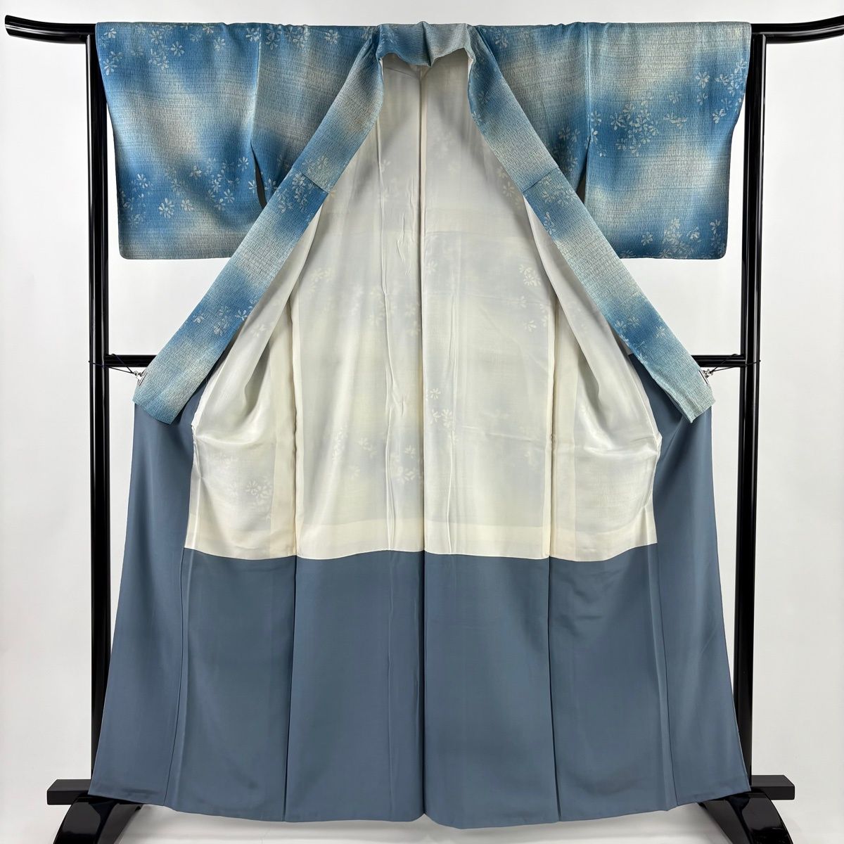 ★専用★未使用品 小紋 割付小紋 濃藍色 花紋 ストライプ 身丈162cm 正絹 小紋 身丈162.5cm 裄丈63cm S 袷 花 ぼかし 青灰色 正絹 秀品