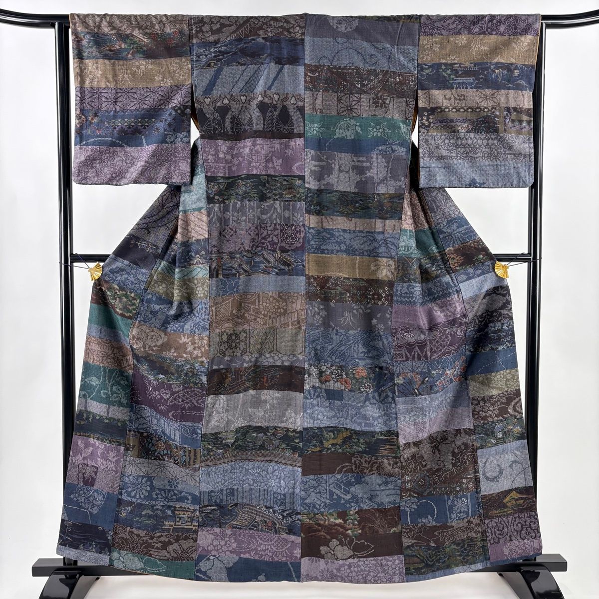 紬 身丈161cm 裄丈64cm M 袷 草花 麻の葉 青灰色 正絹 秀品