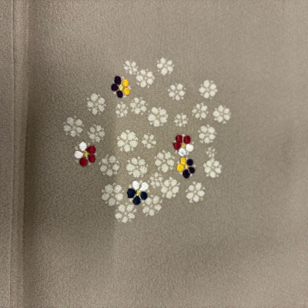 美品】 付下げ 身丈156cm 裄丈64cm M 袷 花 刺繍 金糸 薄小豆 正絹 秀