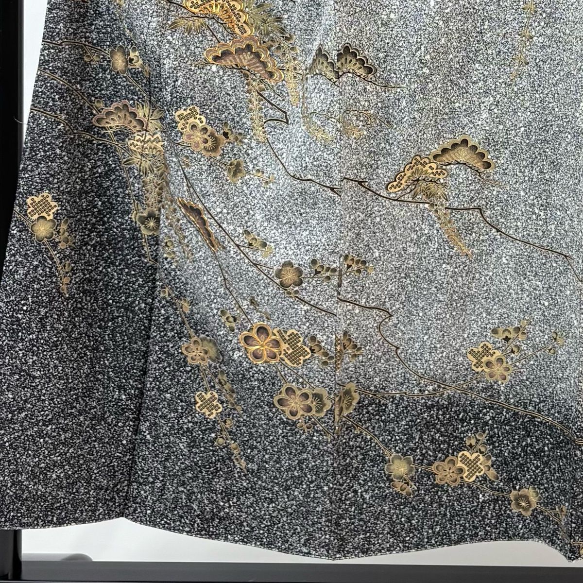 訪問着 身丈152 cm 裄丈64.5 M 袷 松梅 金糸 金彩 黒灰 正絹 秀品