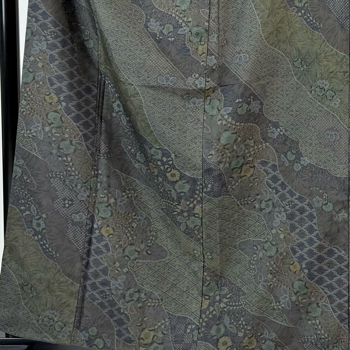 小紋 身丈151 cm 裄丈65.5 M 袷 紬地 霞 草花 灰緑 正絹 秀品