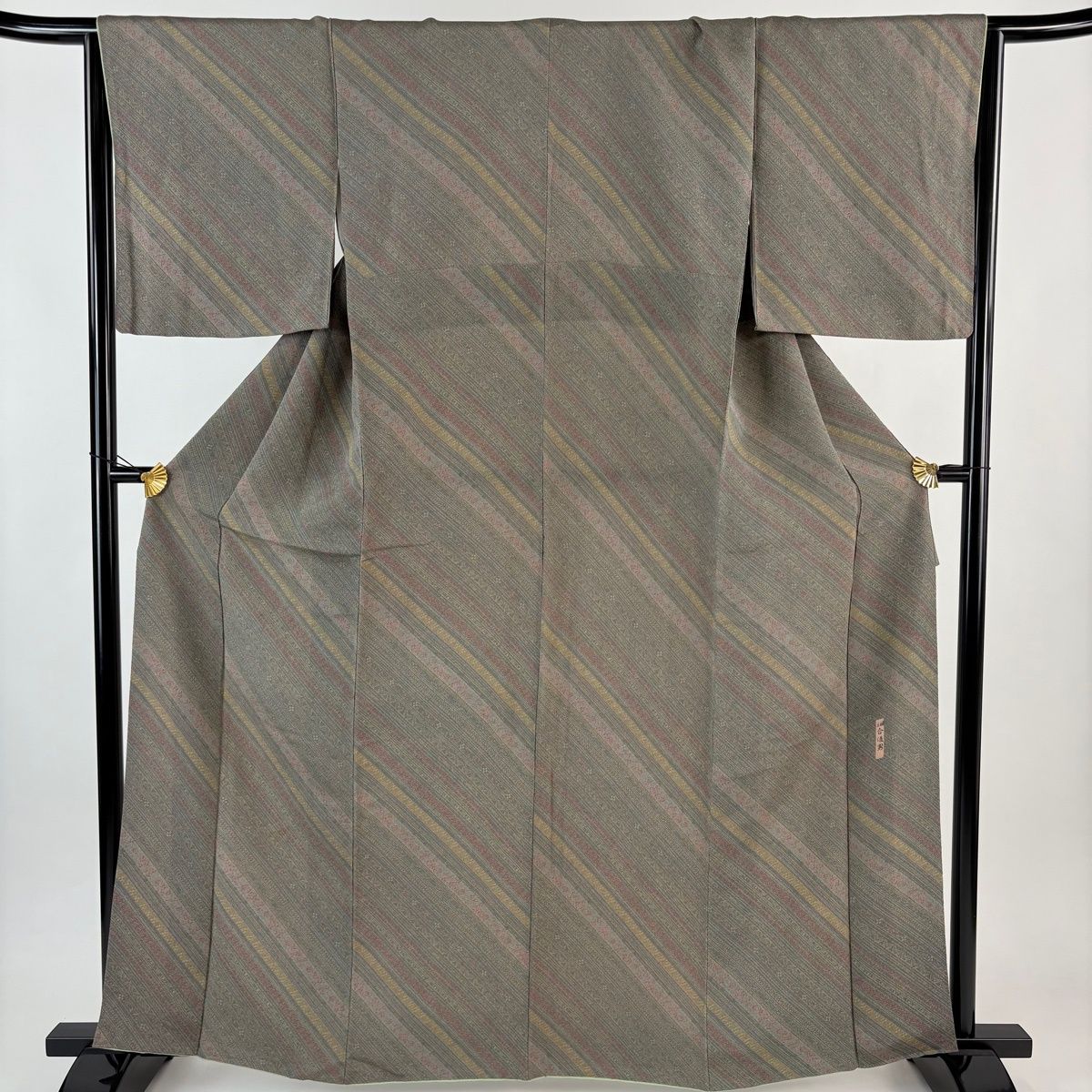 小紋 身丈162 cm 裄丈65 M 袷 細合俊男 落款 斜縞 草花 灰緑 正絹 秀品