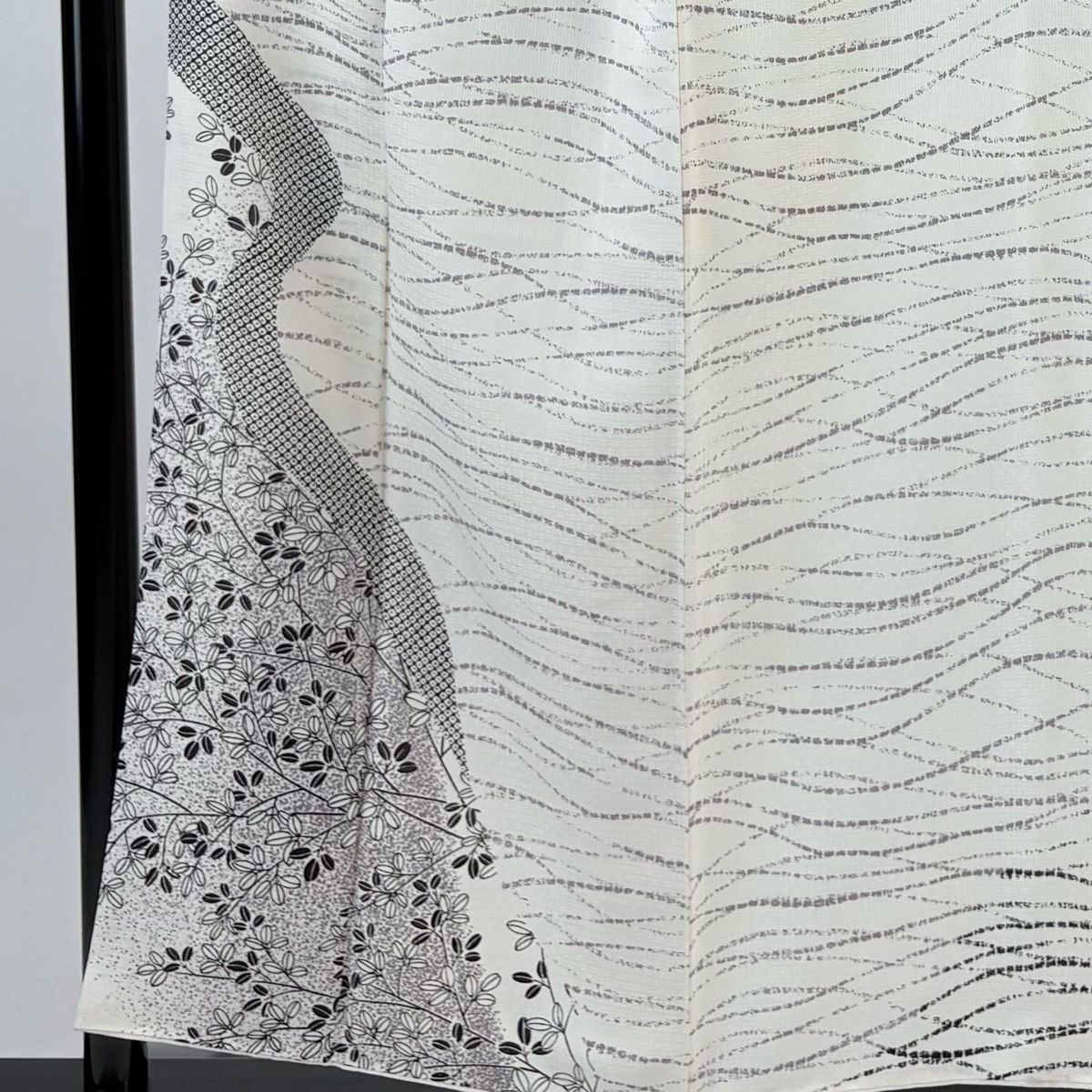 付下げ 身丈155 cm 裄丈67 M 袷 落款 萩 幾何学模様 クリーム 正絹 秀品