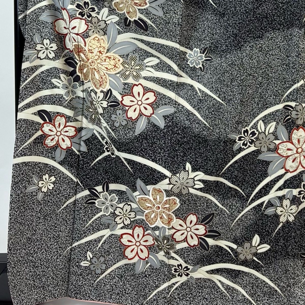 振袖 身丈169 cm 裄丈68 L 袷 桜 芝 金糸 金彩 黒灰 正絹 秀品