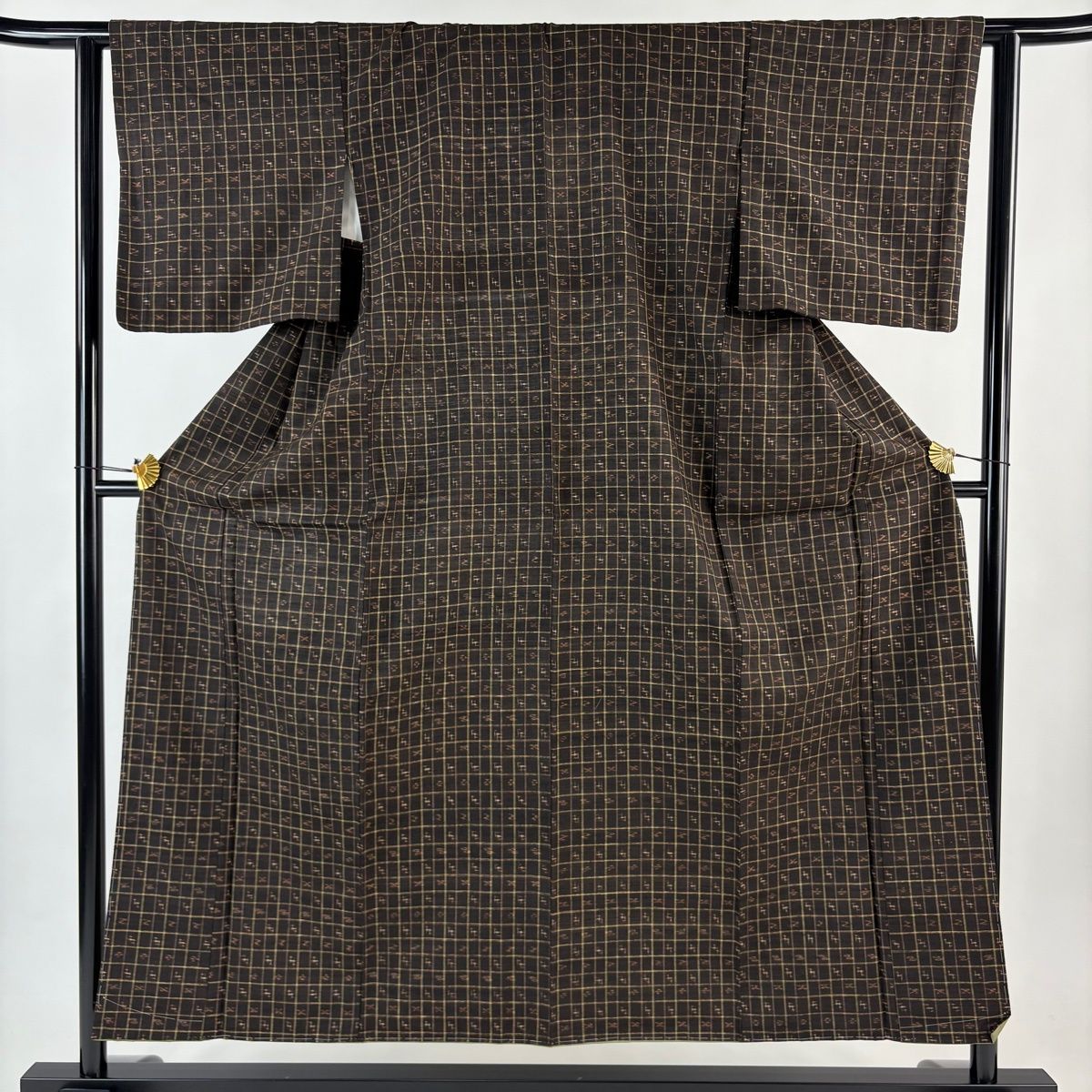 紬 身丈154 cm 裄丈62 S 袷 格子 十字絣 焦茶色 正絹 秀品