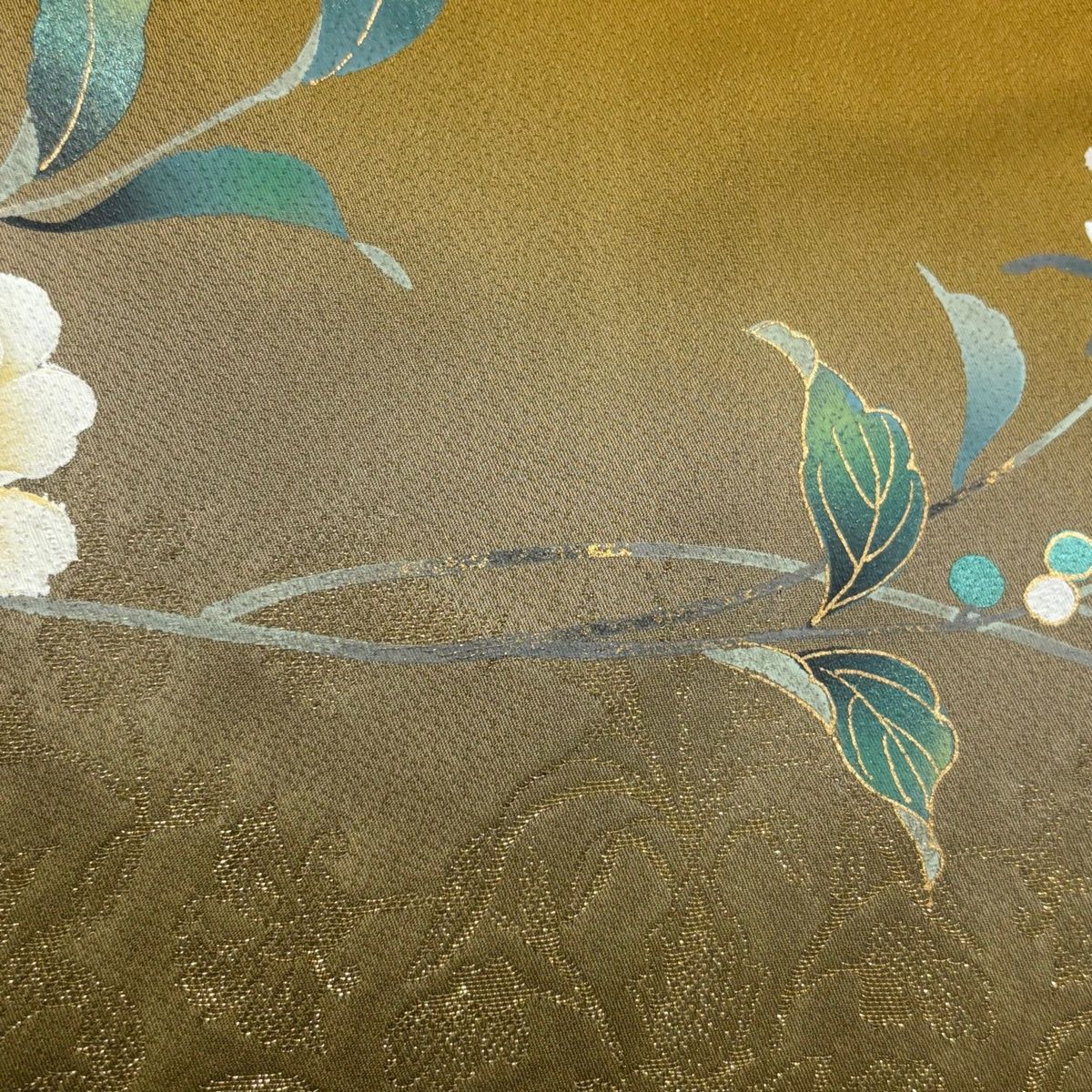 裄６５.５ｃｍ　エレガントな【唐花文】　艶めく【螺鈿】の訪問着　新品のお着物です 裄65.5cm エレガントな【唐花文】 艶めく【螺鈿】の訪問着 新品の