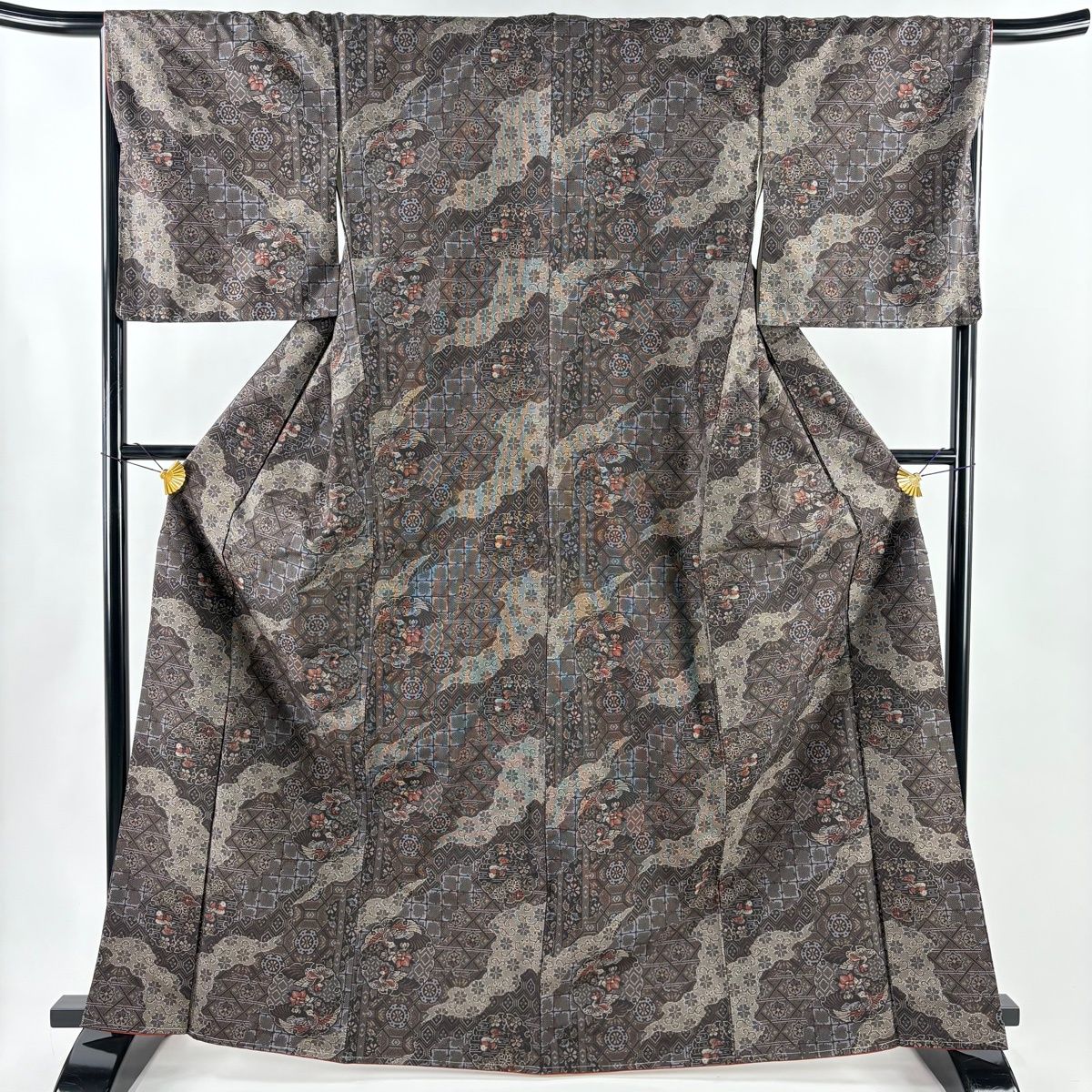 【美品】 紬 身丈165.5cm 裄丈67.5cm L 袷 雪輪 向かい鳥 焦茶色 正絹 秀品 【】