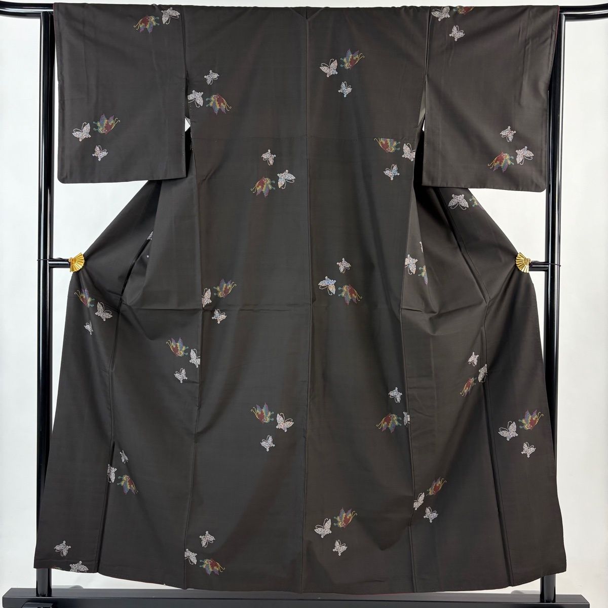 紬 身丈156cm 裄丈63.5cm S 袷 蝶 焦茶色 正絹 秀品