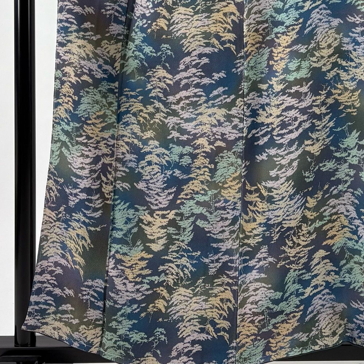 【美品】小紋 ペイズリー柄 青緑 袷正絹 トールサイズ 裄長 エスニック 縮緬 美品】 小紋 身丈158.5cm 裄丈64cm M 袷 松 ぼかし 縮緬 灰緑 正絹 秀