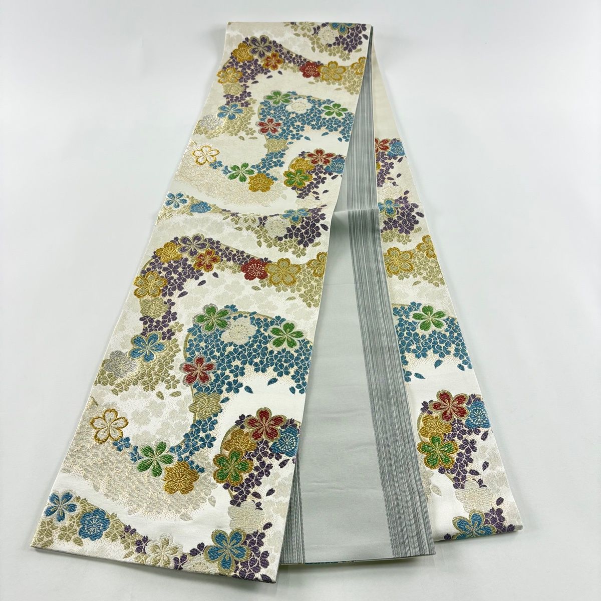 美品】 袋帯 秀品 桜 桜の花びら 金銀糸 箔 クリーム 六通 正絹 【中古