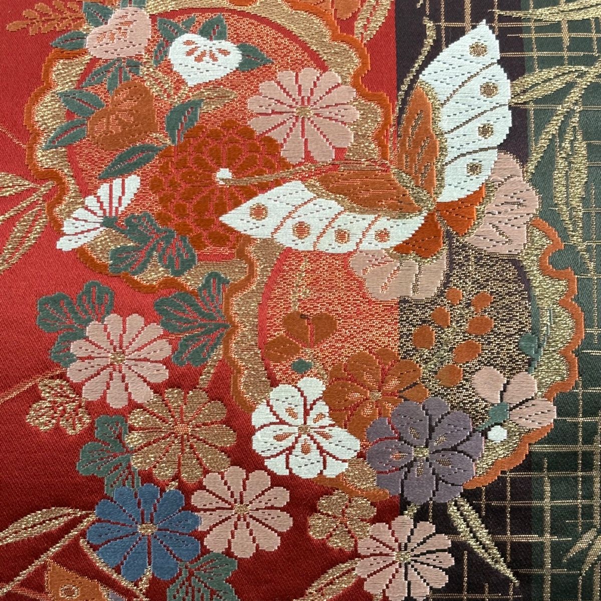 袋帯 秀品 蝶 草花 刺繍 箔 赤 六通 正絹