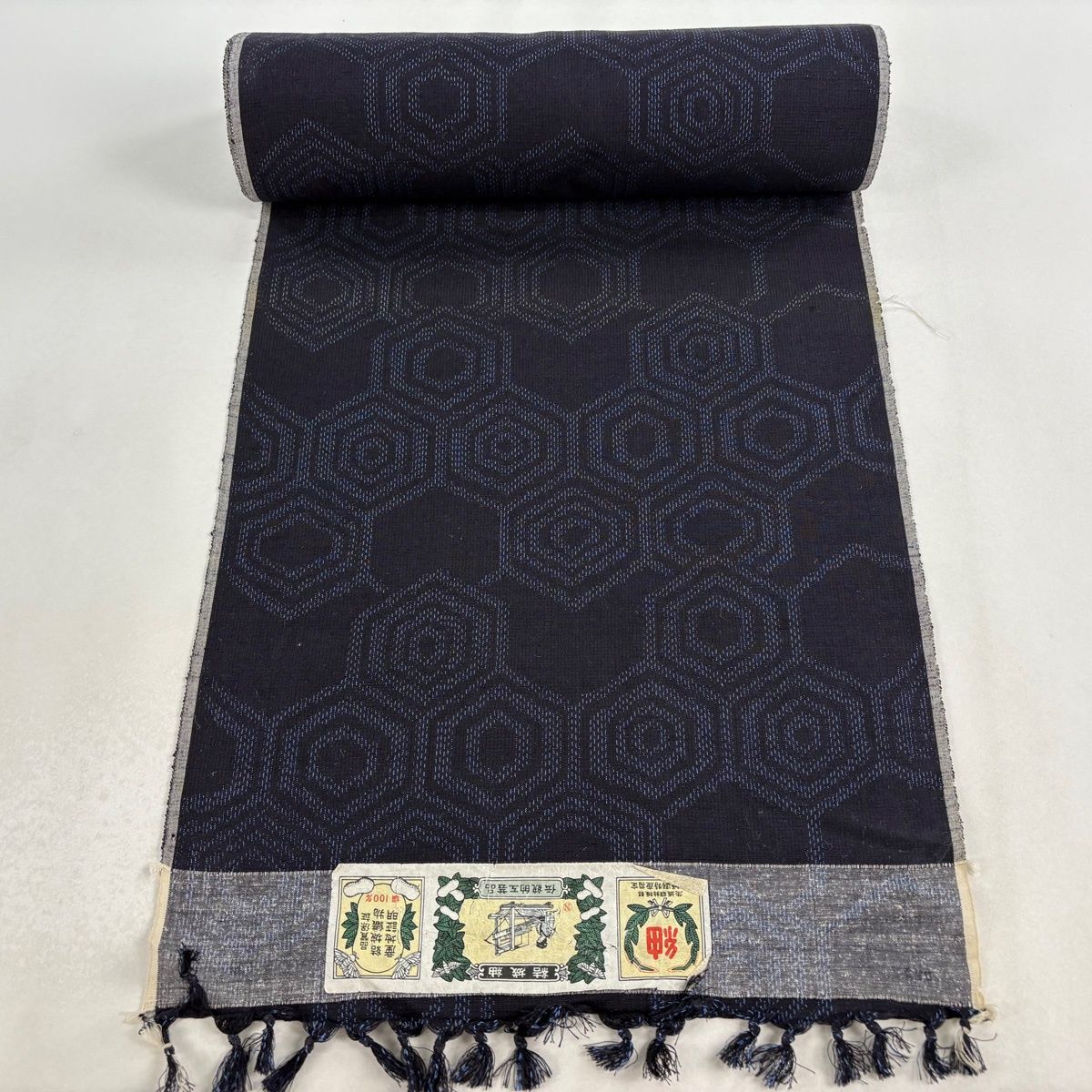 反物 秀品 紬 証紙 子持ち亀甲 青黒 正絹