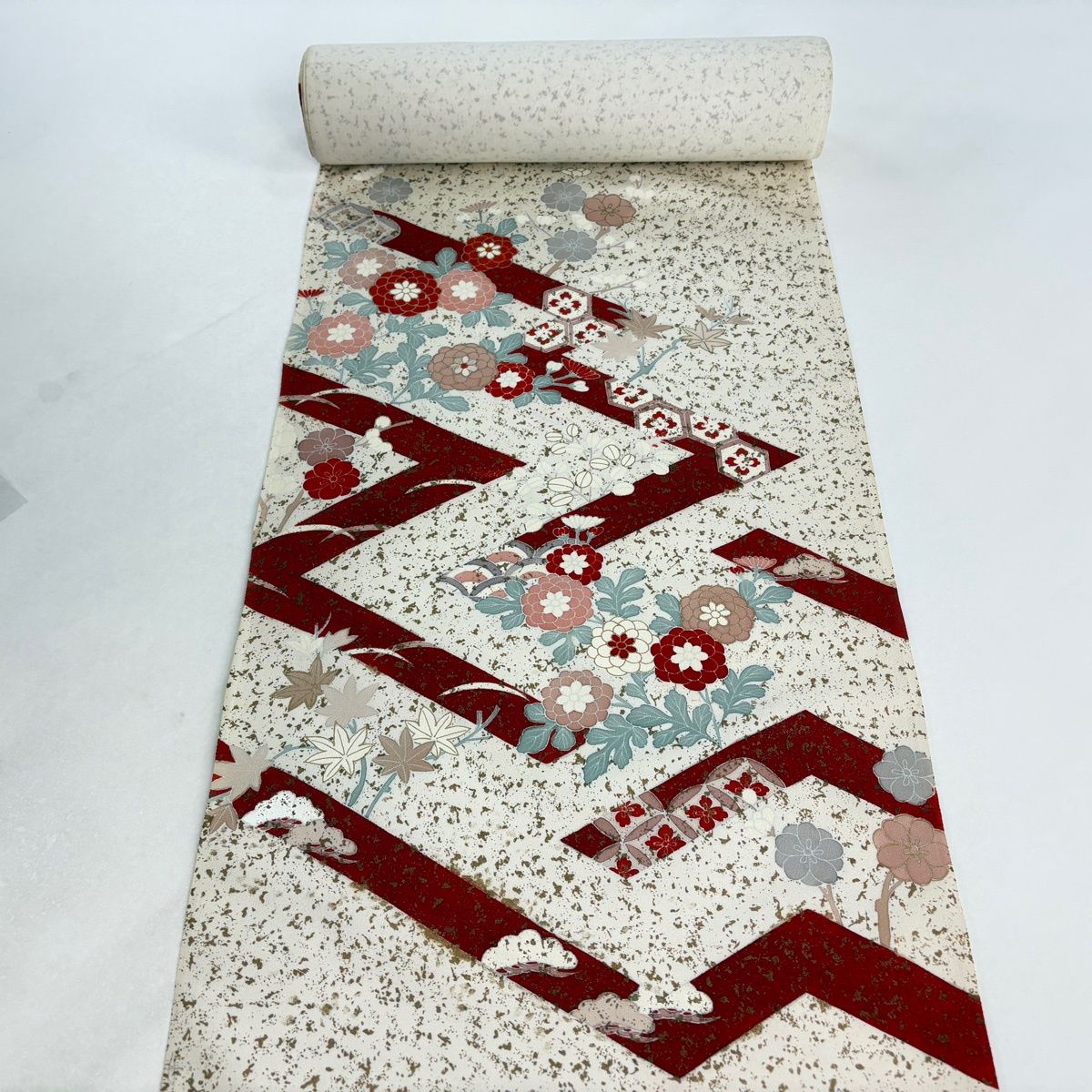 反物 秀品 付下げ 菊 亀甲 金彩 ベージュ 正絹