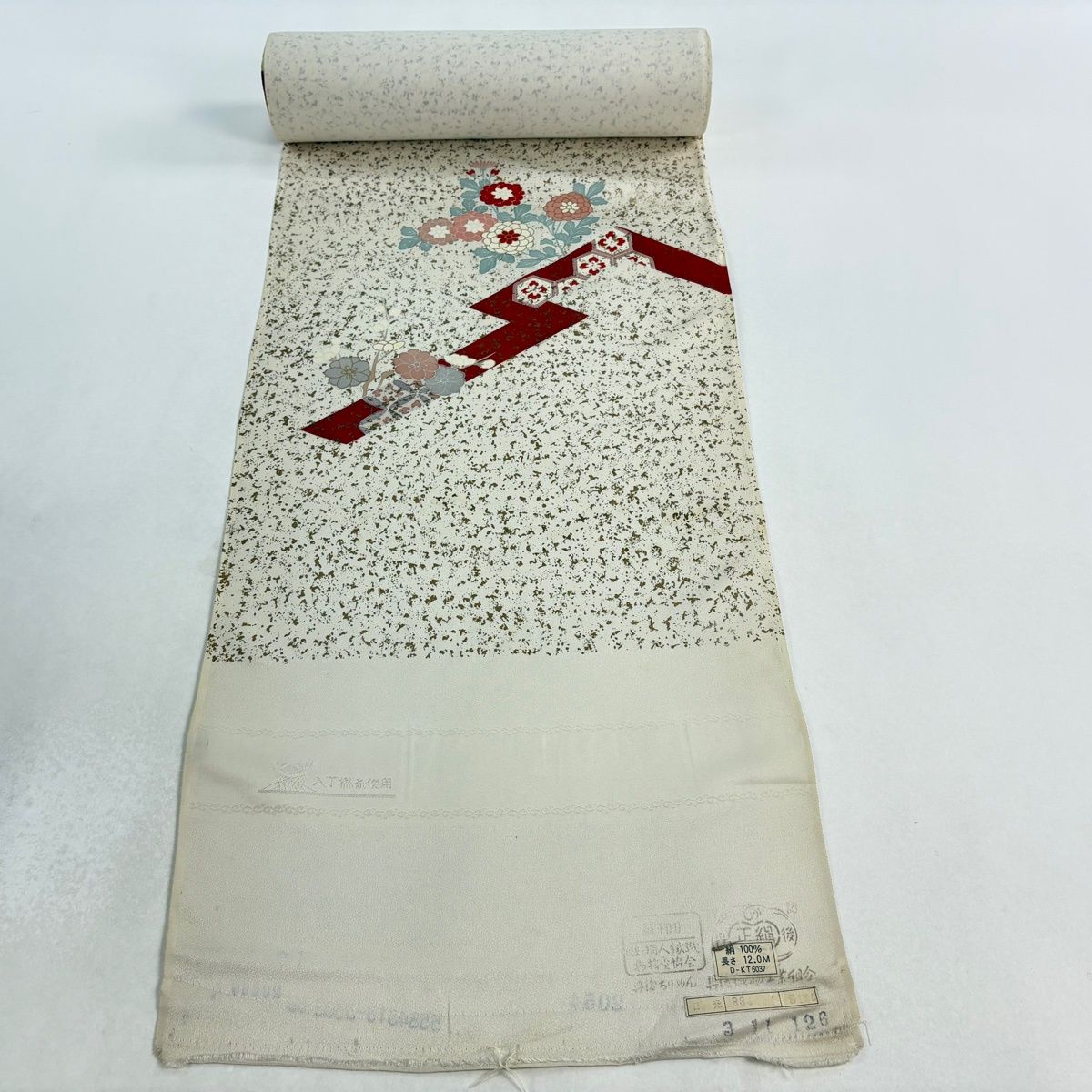 反物 秀品 付下げ 菊 亀甲 金彩 ベージュ 正絹