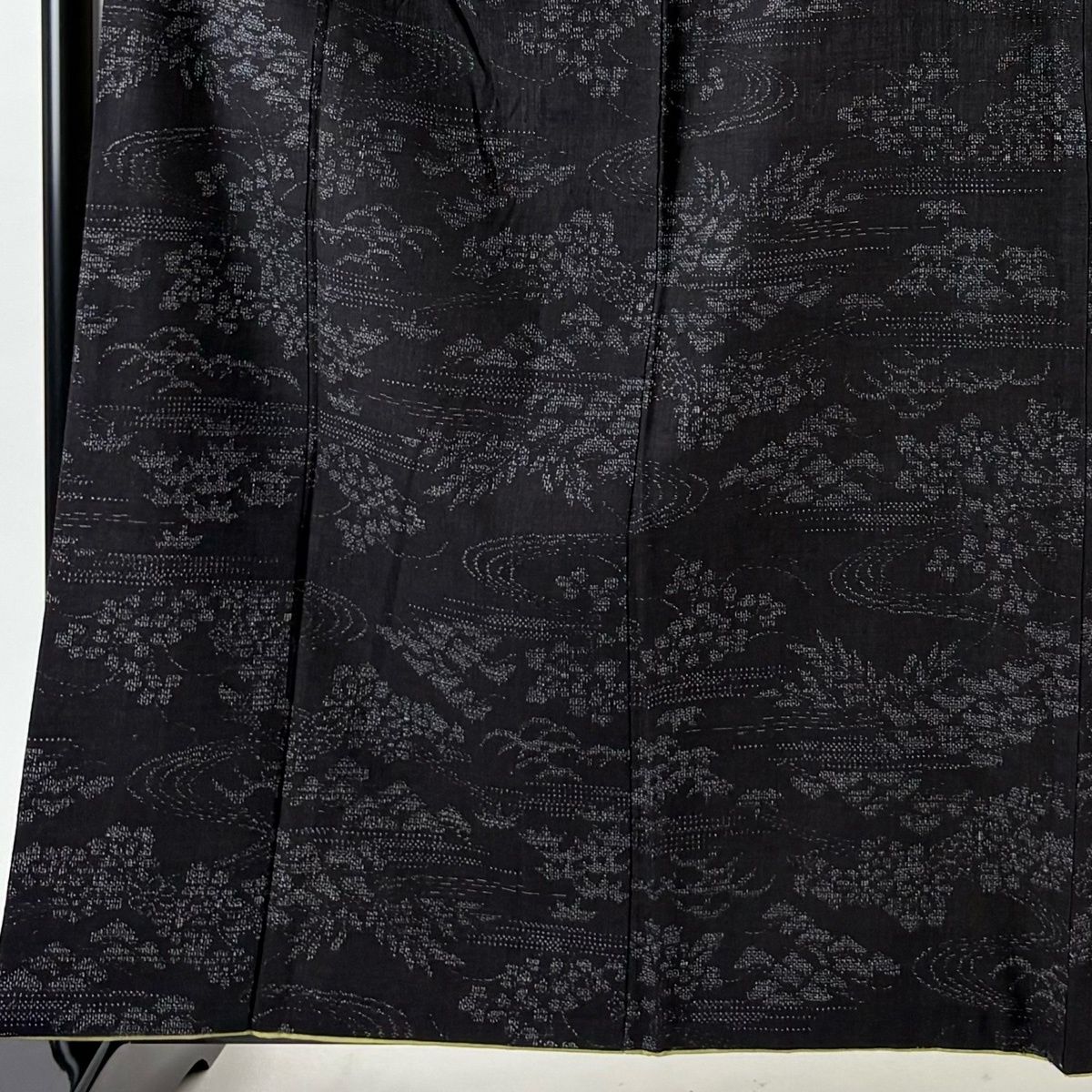 結城紬 身丈162 cm 裄丈65 M 袷 本場結城紬 証紙 松竹梅 流水 黒 正絹