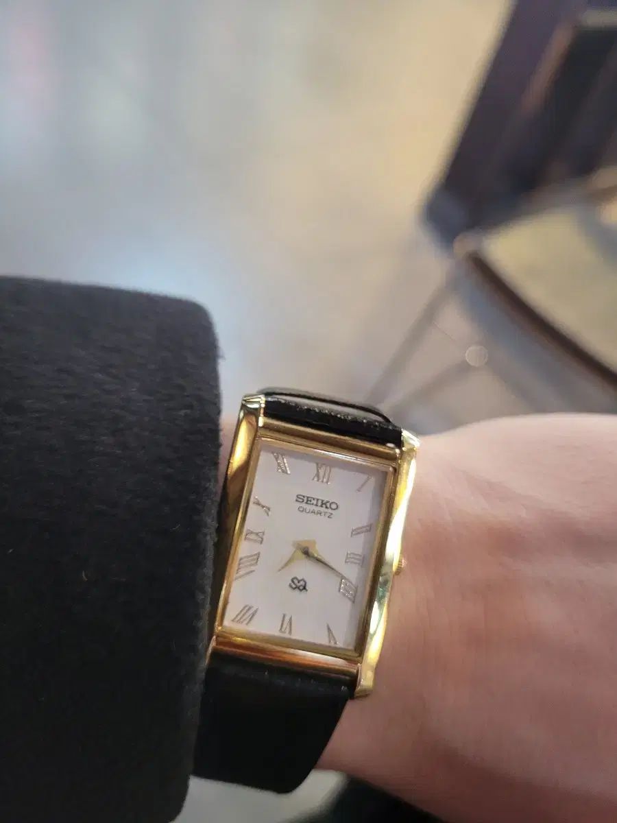 SEIKO シャリオ クォーツ 腕時計 スクエア　完全未使用 スクエア セイコークォーツ メンズ SEIKO セイコー クォーツ 腕時計