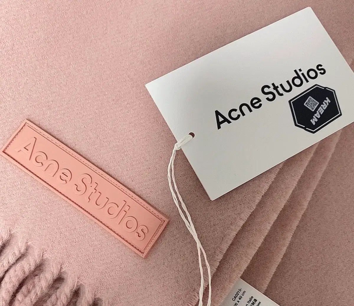 最終値下げ中⭕️Acne Studios ピンク フリンジマフラー 190×28 最終値下げ中⭕️Acne Studios ピンク フリンジマフラー 190×28 楽天