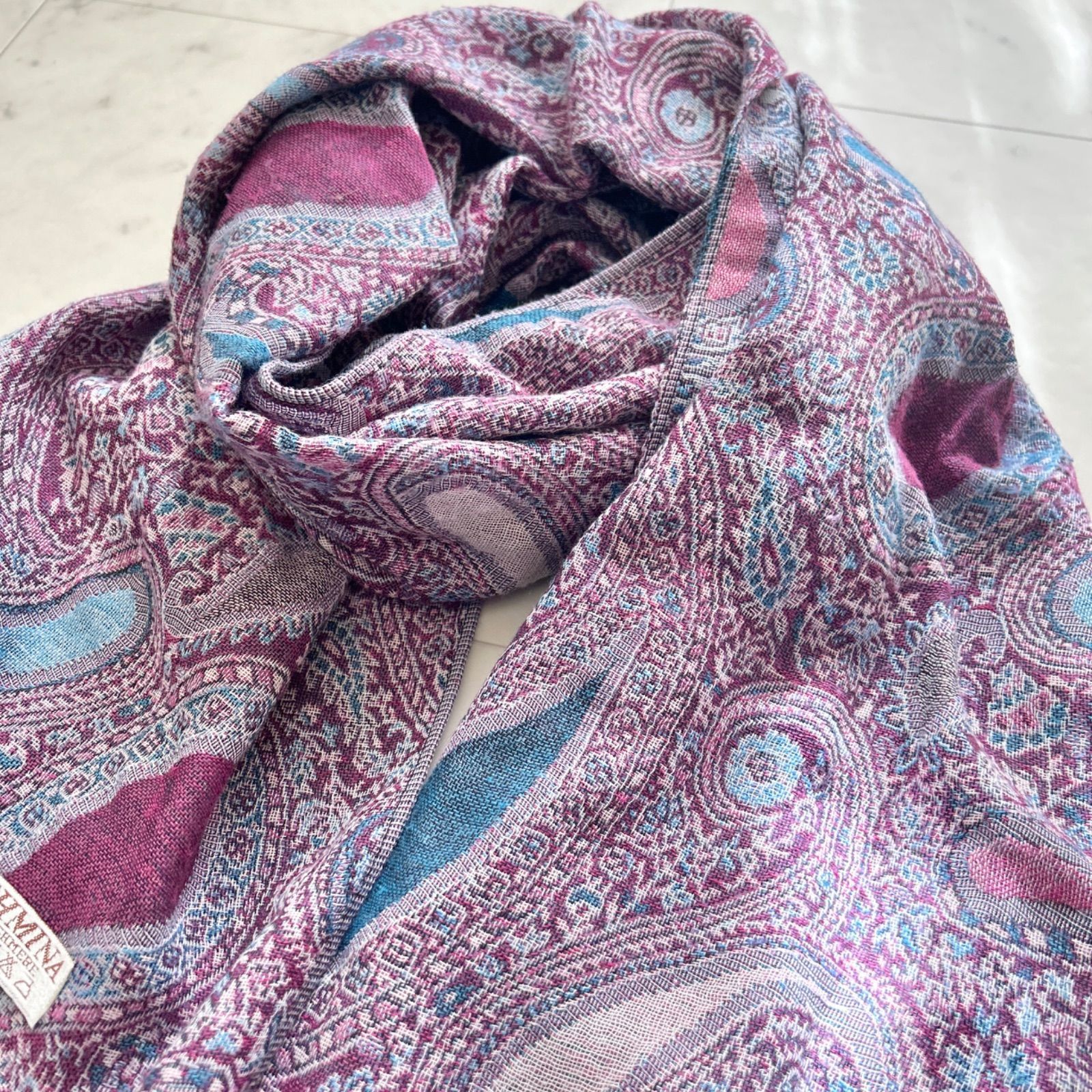 大判ストール　バーバリー　カシミヤ パシュミナ カシミヤ100 大判ストール マフラー ペイズリー パープル系