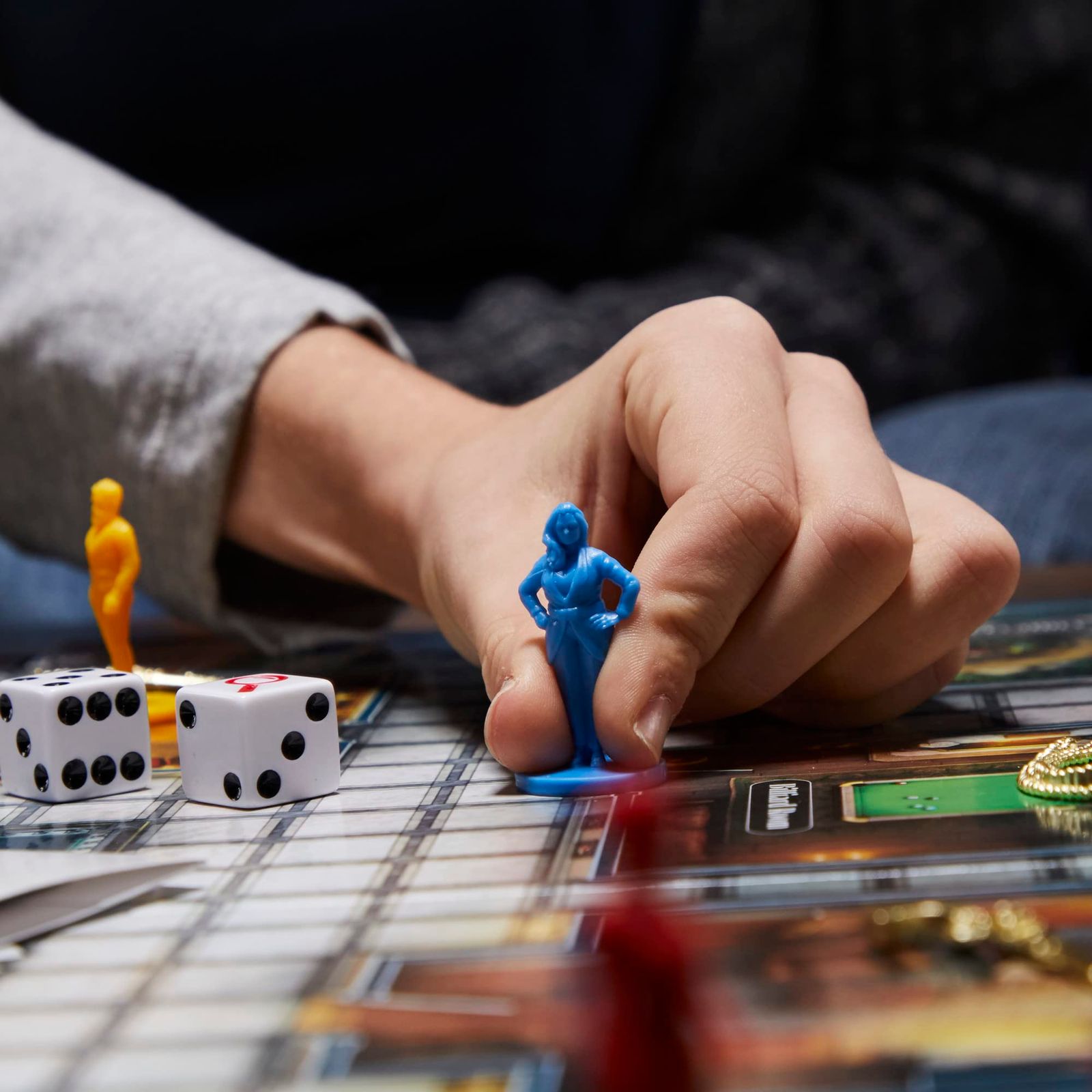 Hasbro Gaming Clue ボードゲーム 対象年齢8歳以上 2~6人用 ミステリー