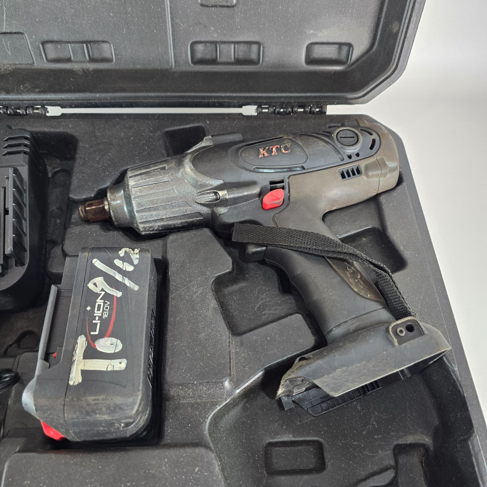 KTC 電動インパクトレンチ JTAE 472 18 V 充電器 電動工具 ブラック