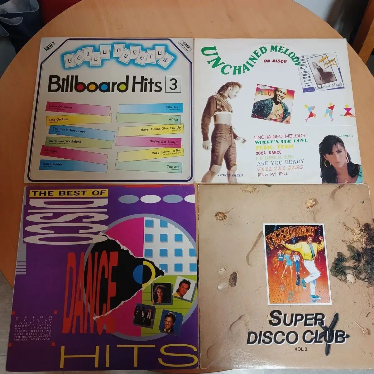 GUCCI インターロッキング刺繍シェリーラインボーダーウールニット