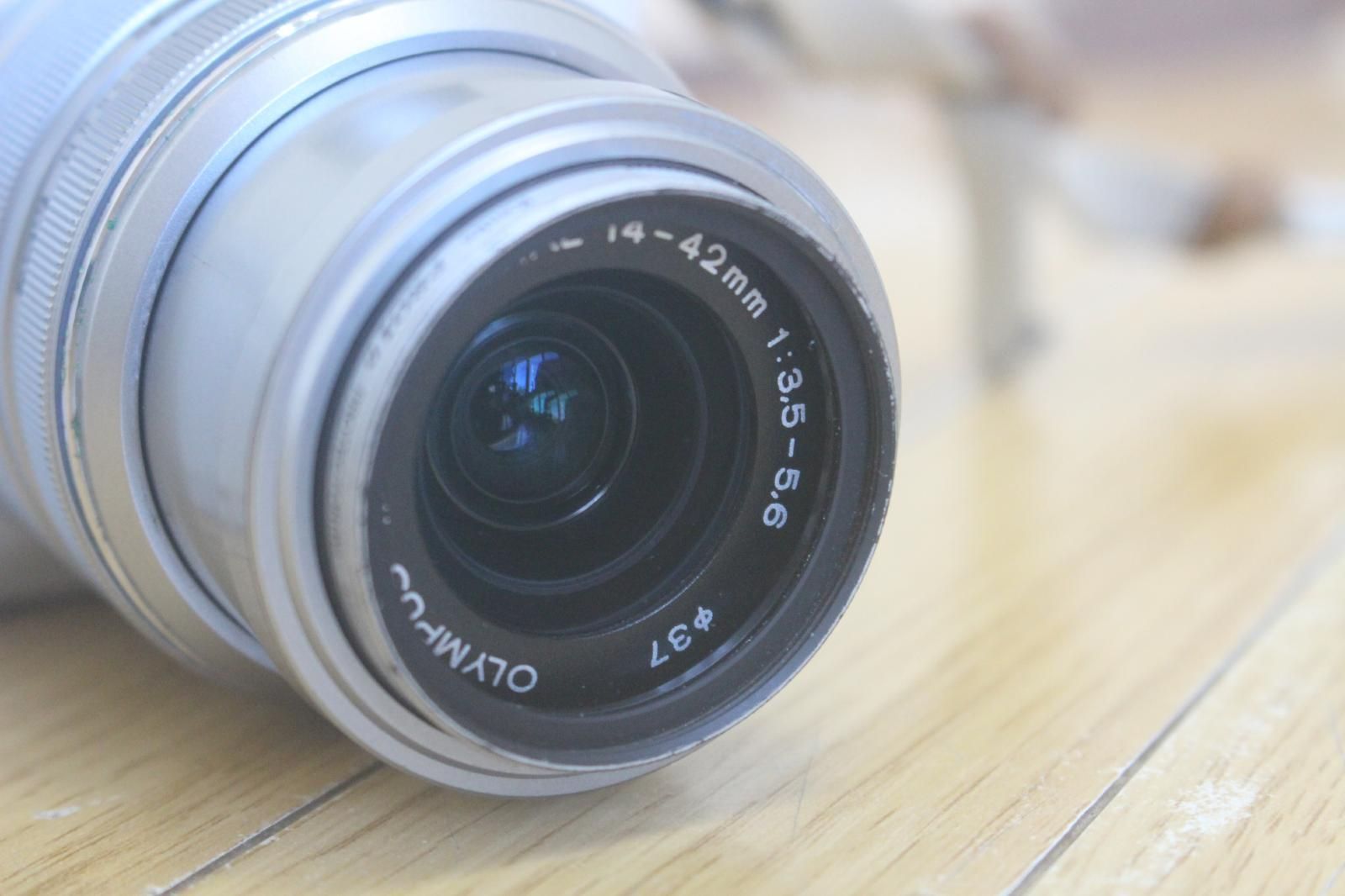 OLYMPUS オリンパス ミラーレス一眼レフカメラ E PL 6 ホワイト