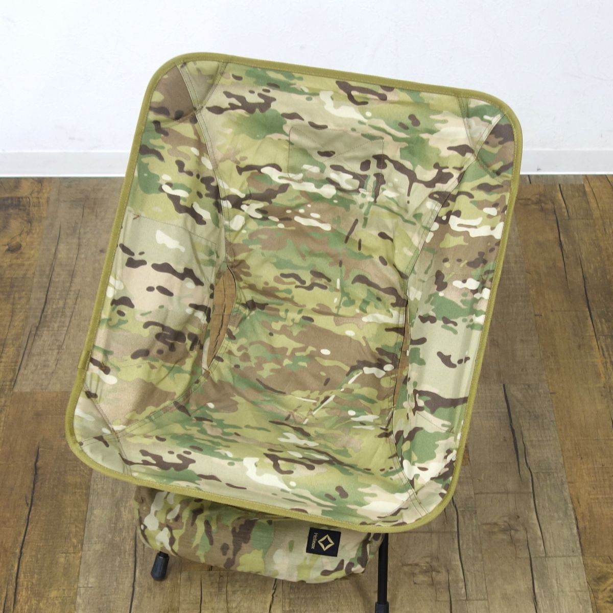 マルチカム イス