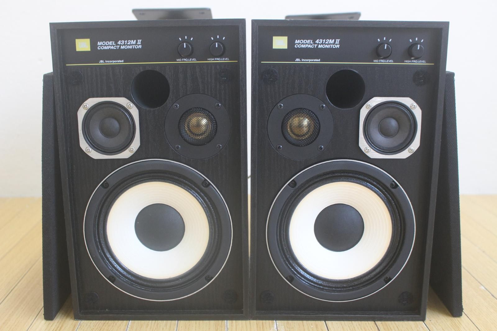 JBL スピーカーペア 4312M II 天吊金具付 - メルカリ