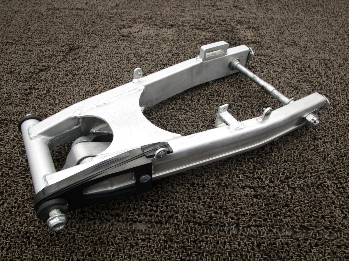 バリオス スイングアーム リンク リアアクスルシャフト □A9044