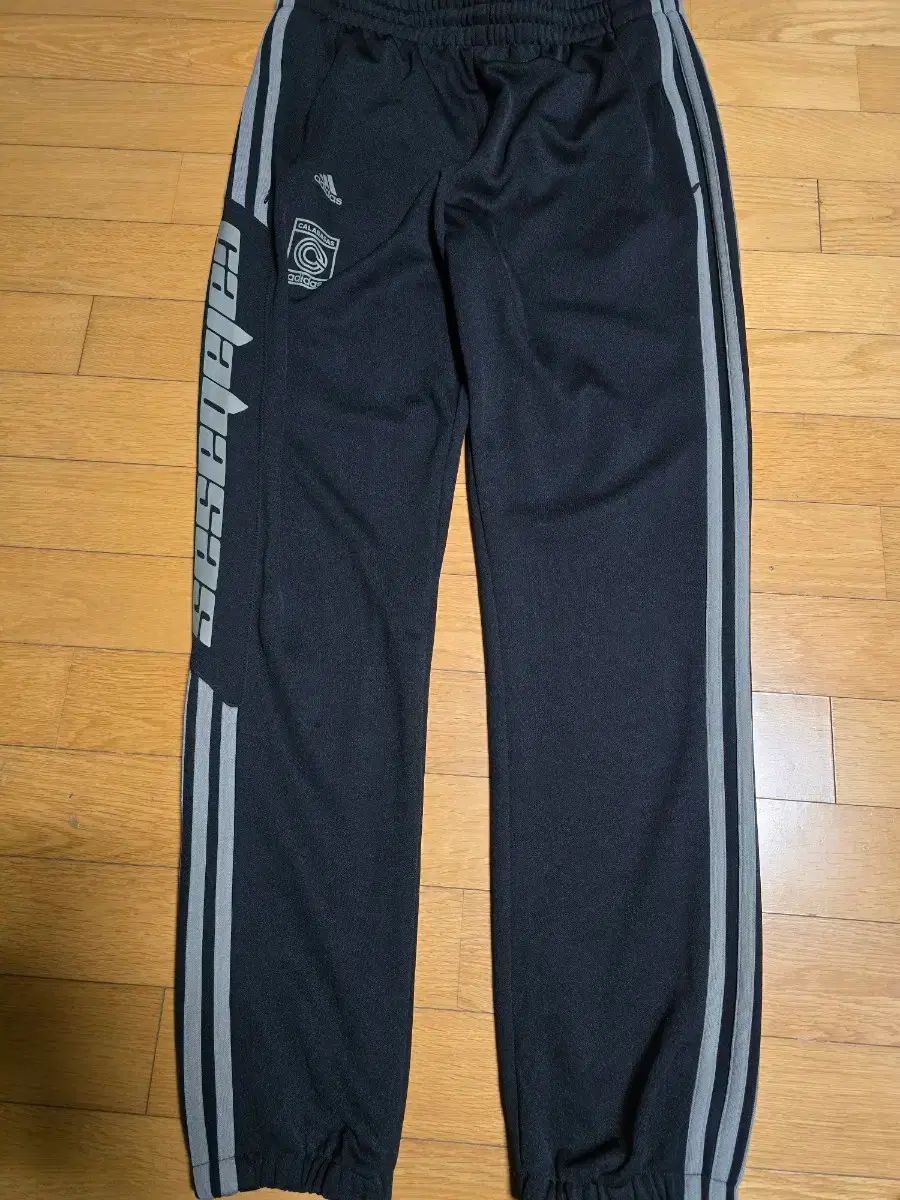 M アディダス イージー カラバサス トラック パンツ ルナ ウルブス