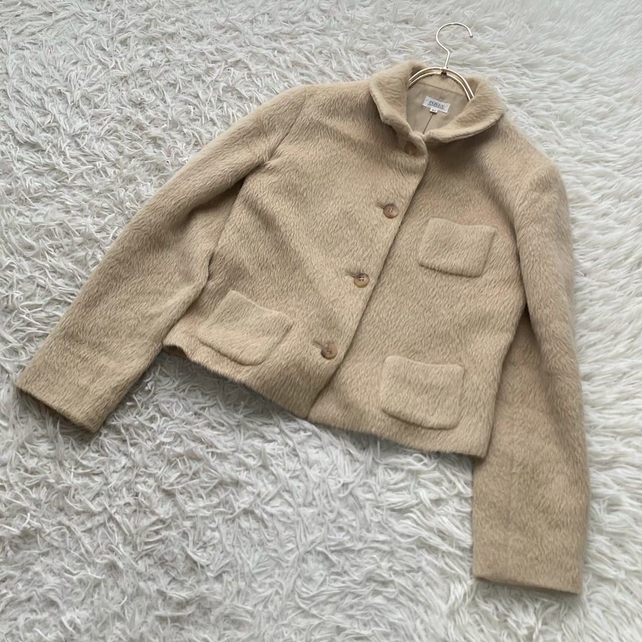 美品》FOXEY ショート丈ボアコート ベージュ 40 キレイめ モコモコ